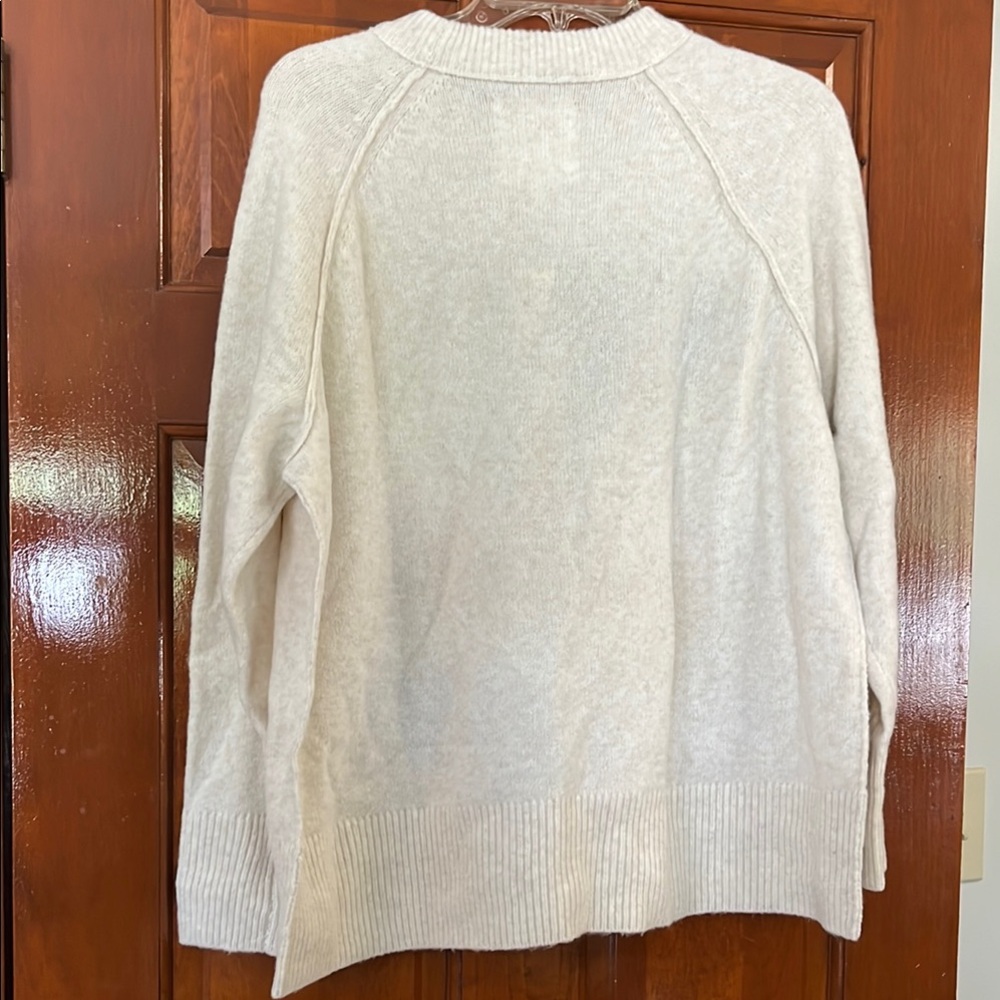 Aerie Cream and Black Crew Neck Sweater with Star Motif - Picture 2 of 4